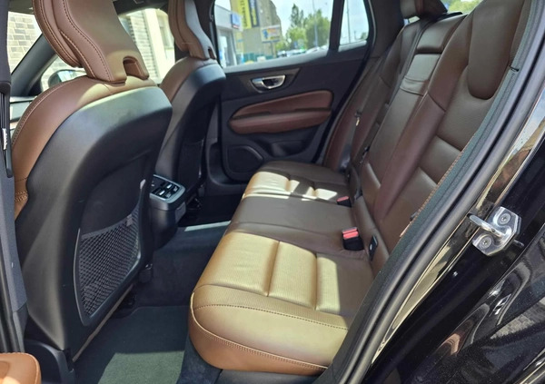 Volvo V60 Cross Country cena 132900 przebieg: 179000, rok produkcji 2020 z Zabrze małe 781